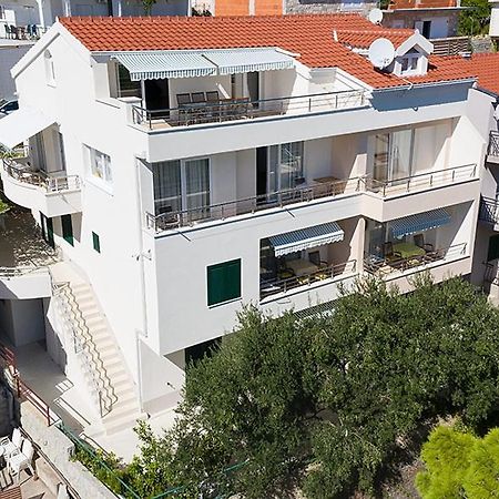 Apartments Tomas Брела Экстерьер фото