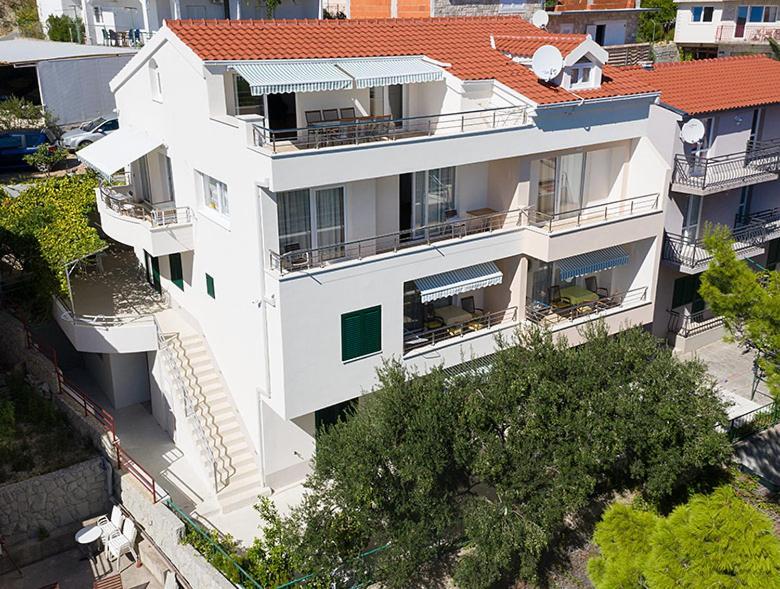 Apartments Tomas Брела Экстерьер фото