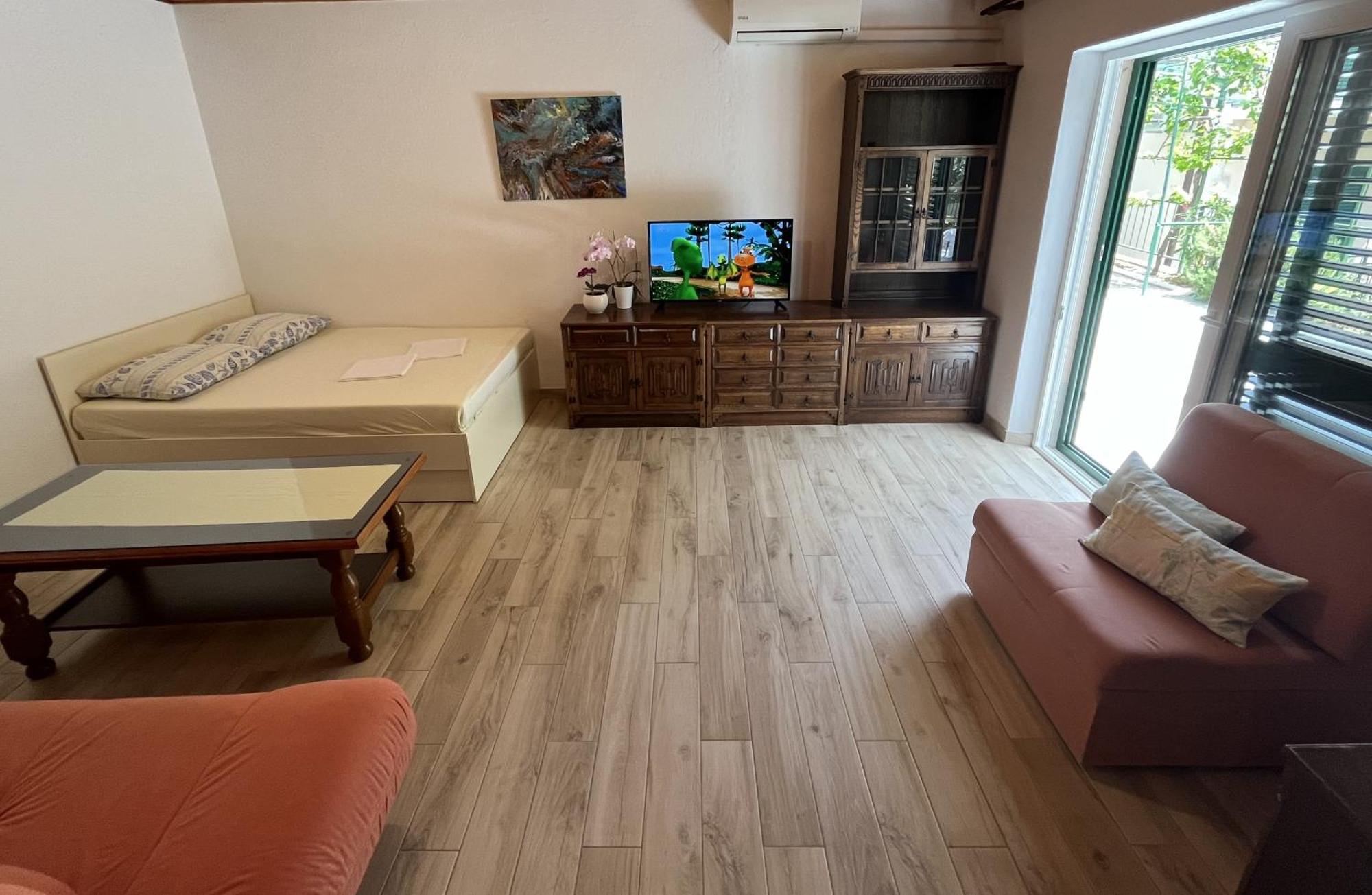 Apartments Tomas Брела Экстерьер фото