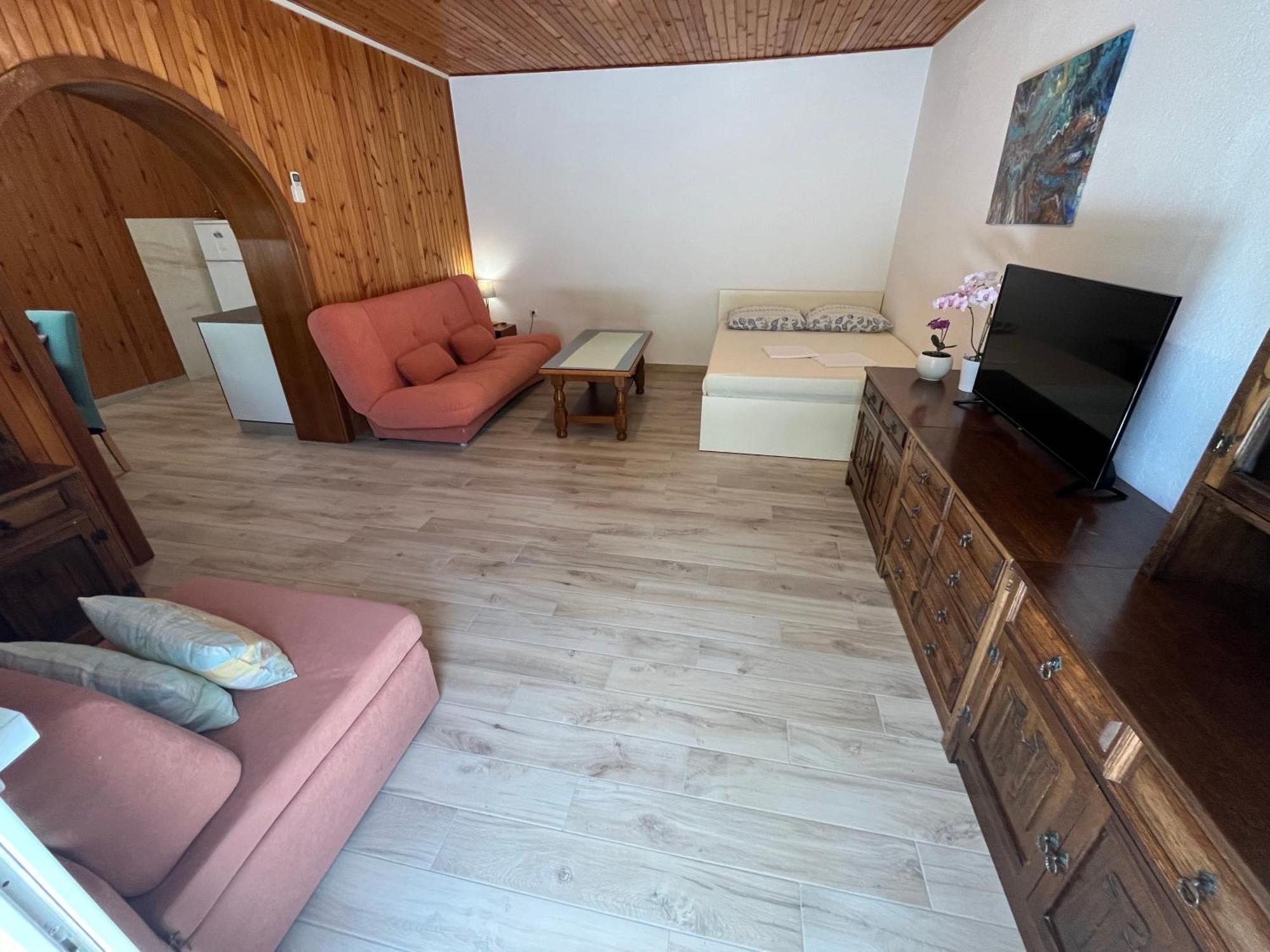 Apartments Tomas Брела Экстерьер фото