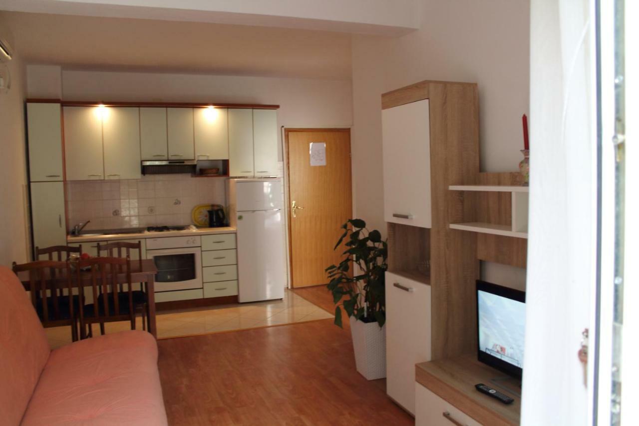 Apartments Tomas Брела Экстерьер фото